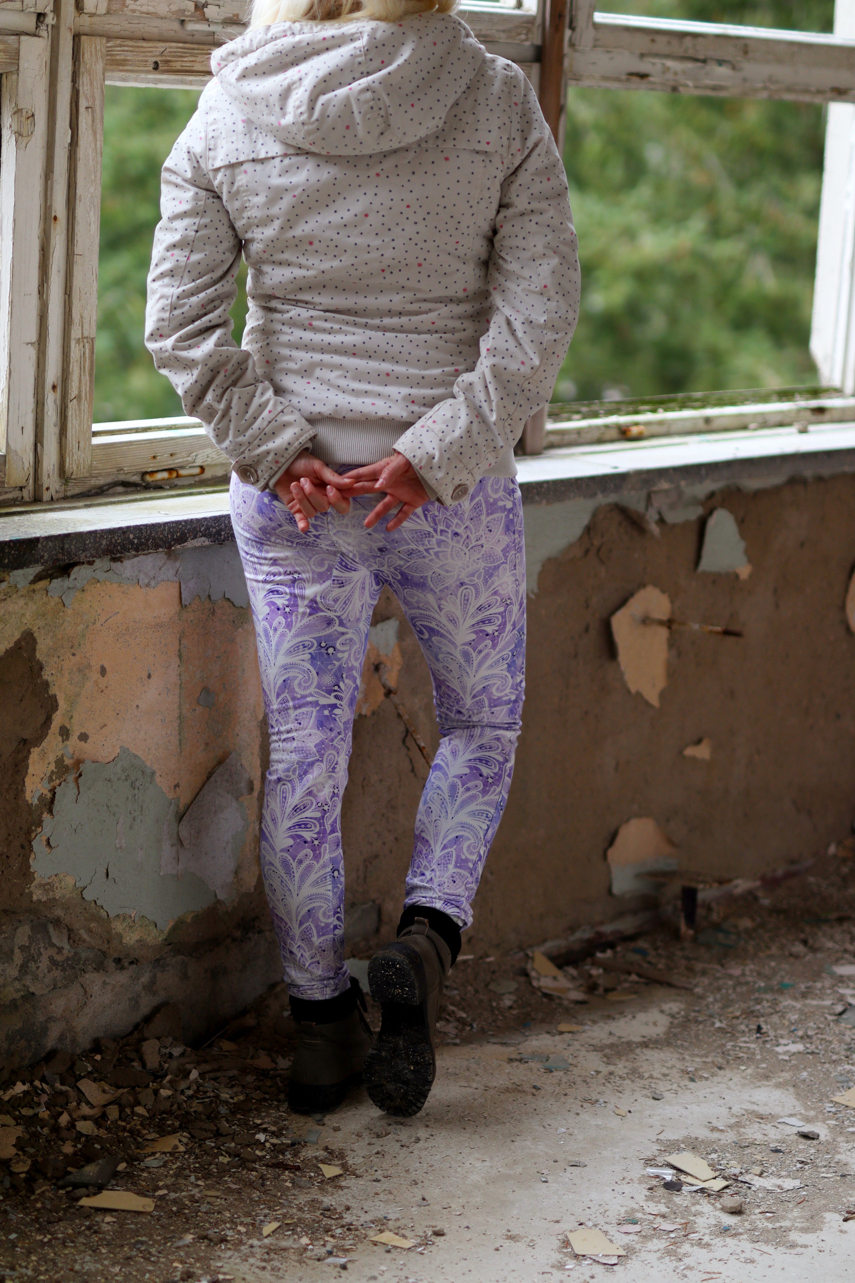 Lila Spitzenoptik Dauervorbestellung