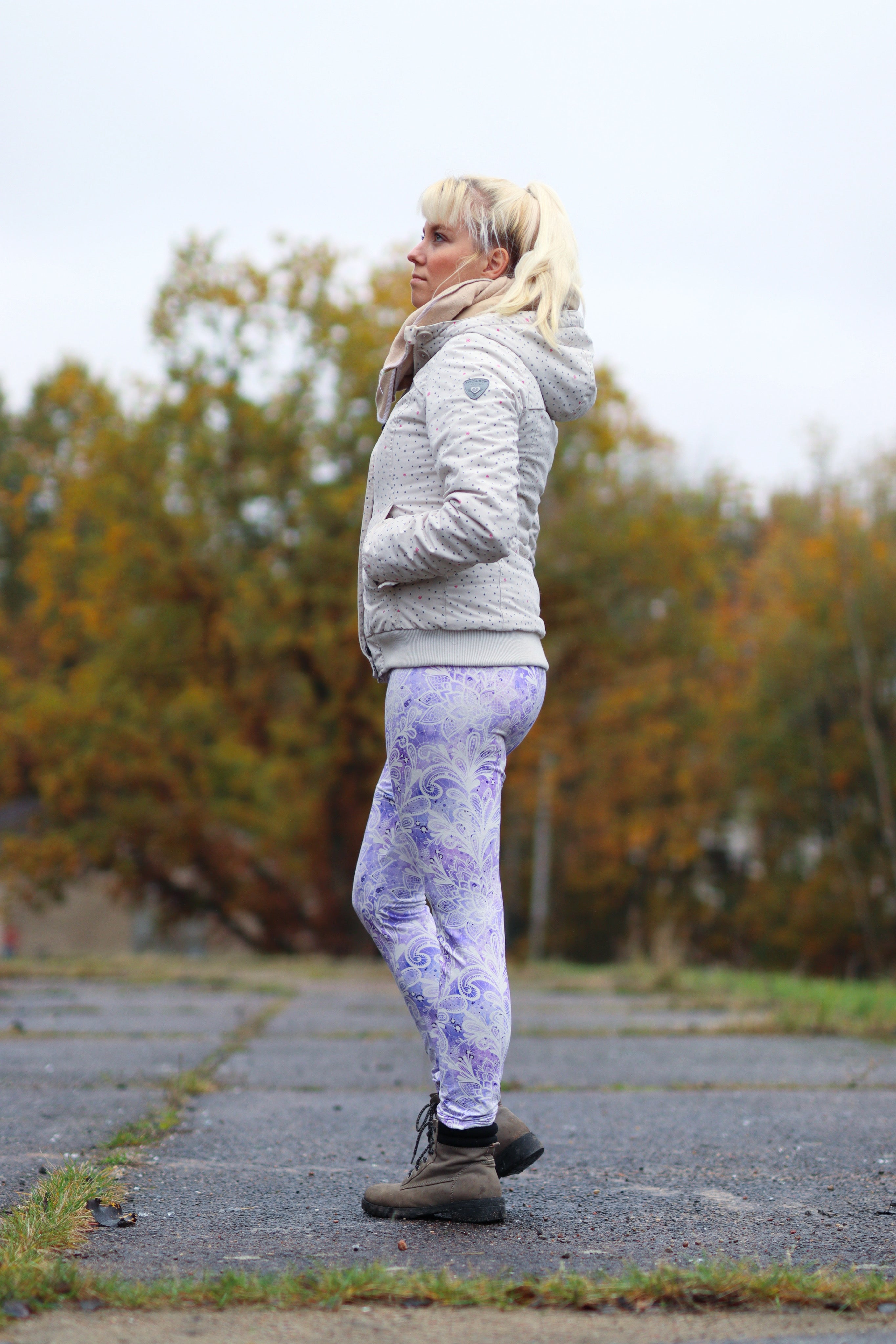 Lila Spitzenoptik Dauervorbestellung