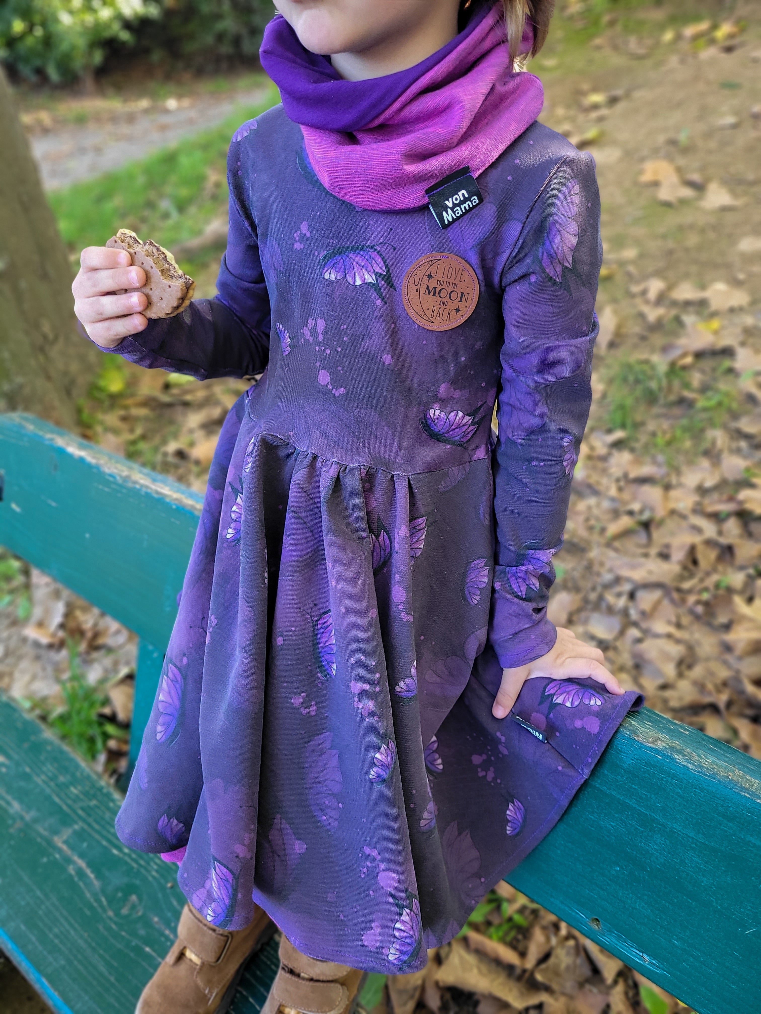 Lila Schmetterling Stoff Eigenproduktion
Dauervorbestellung