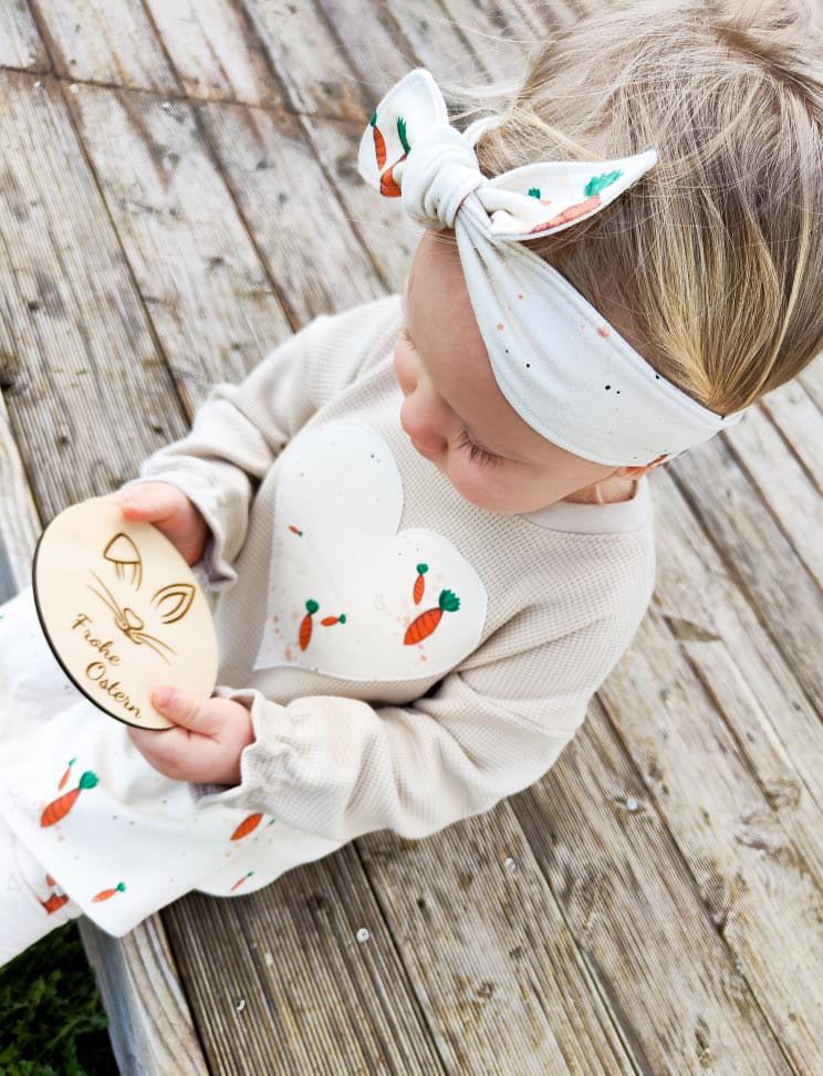 Love carrots in the heart Eigenproduktion beige