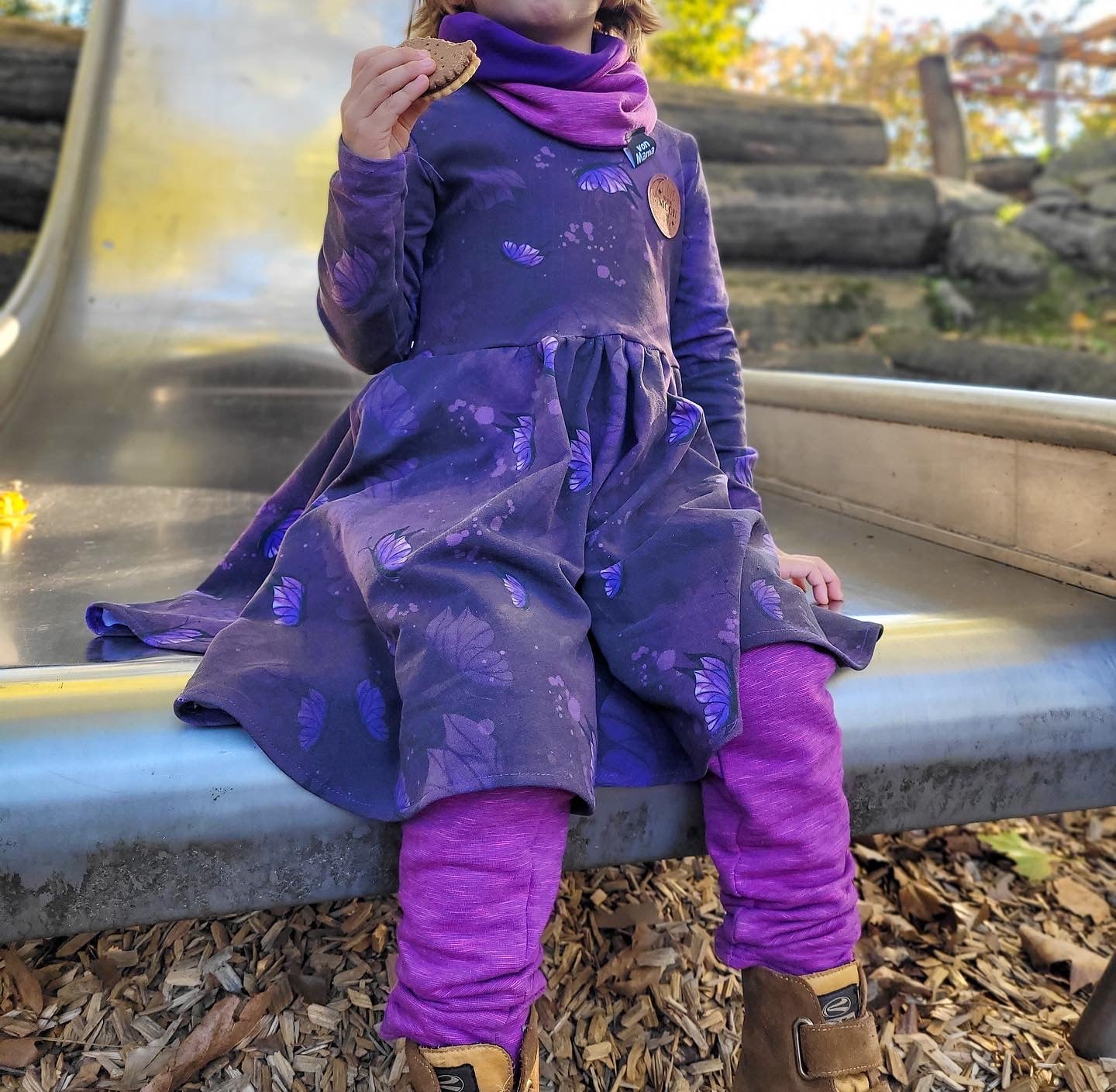 Lila Schmetterling Stoff Eigenproduktion
Dauervorbestellung