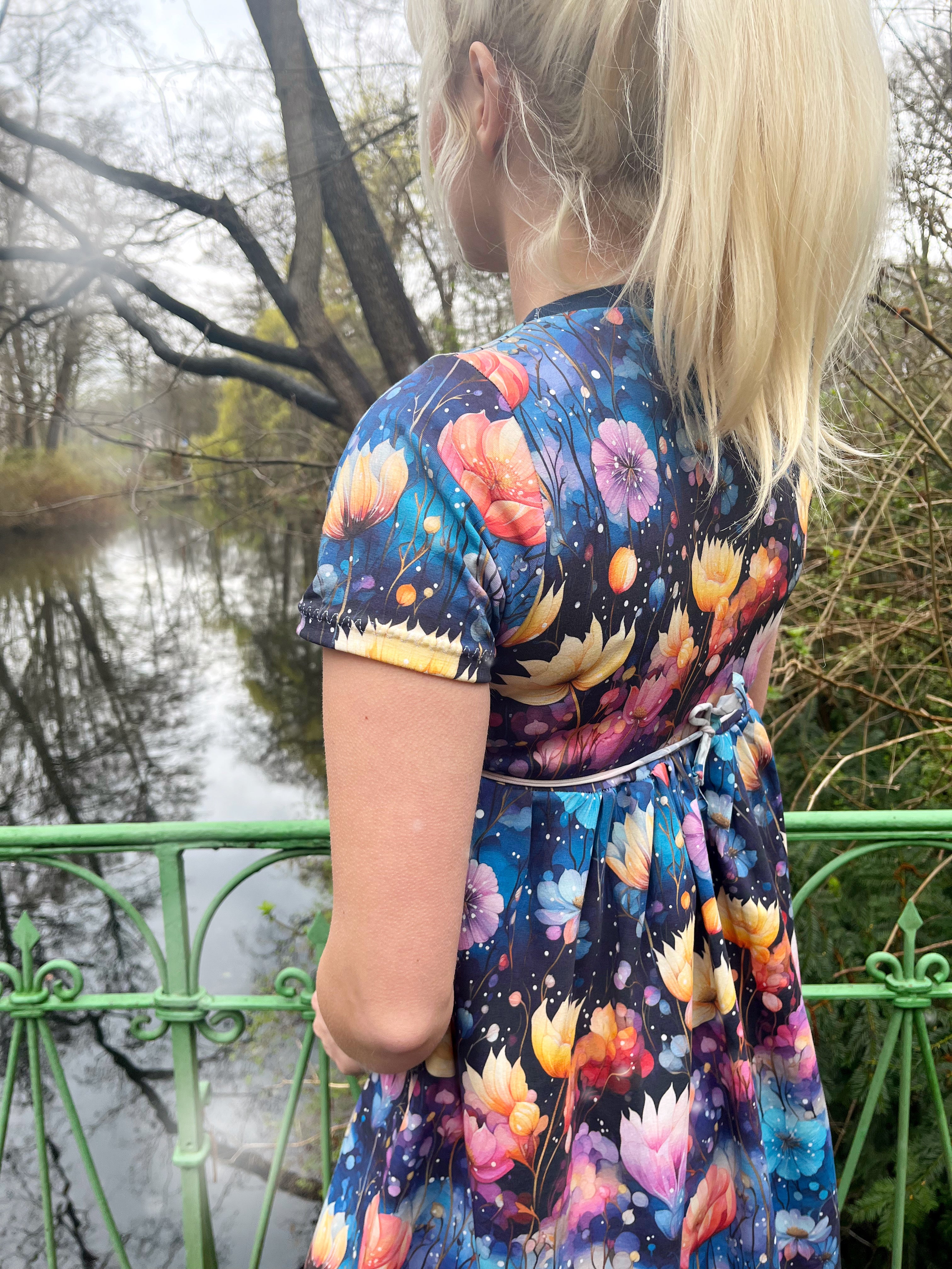 Neon Nacht Blume Dauervorbestellung