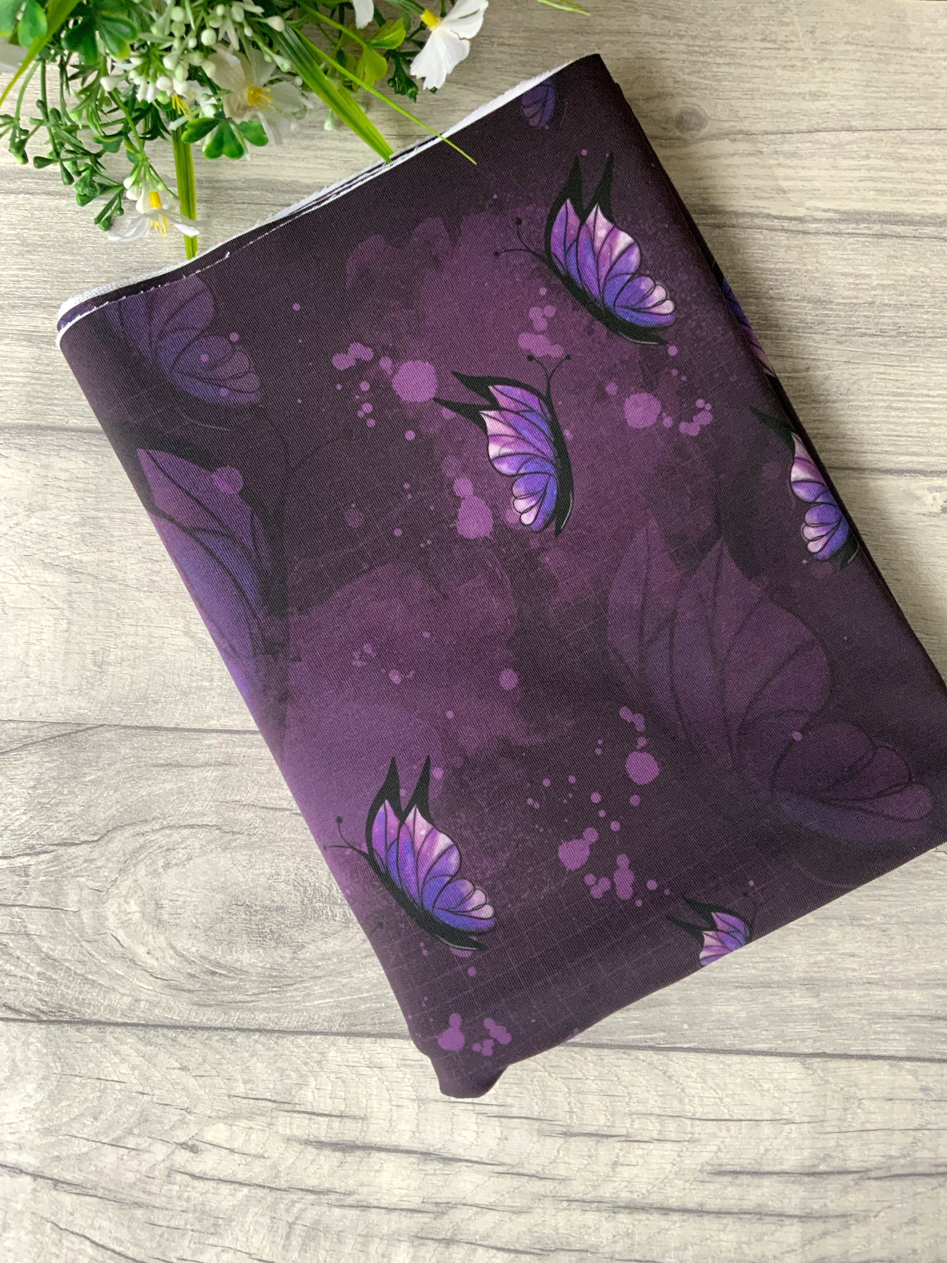 Lila Schmetterling Stoff Eigenproduktion
Dauervorbestellung