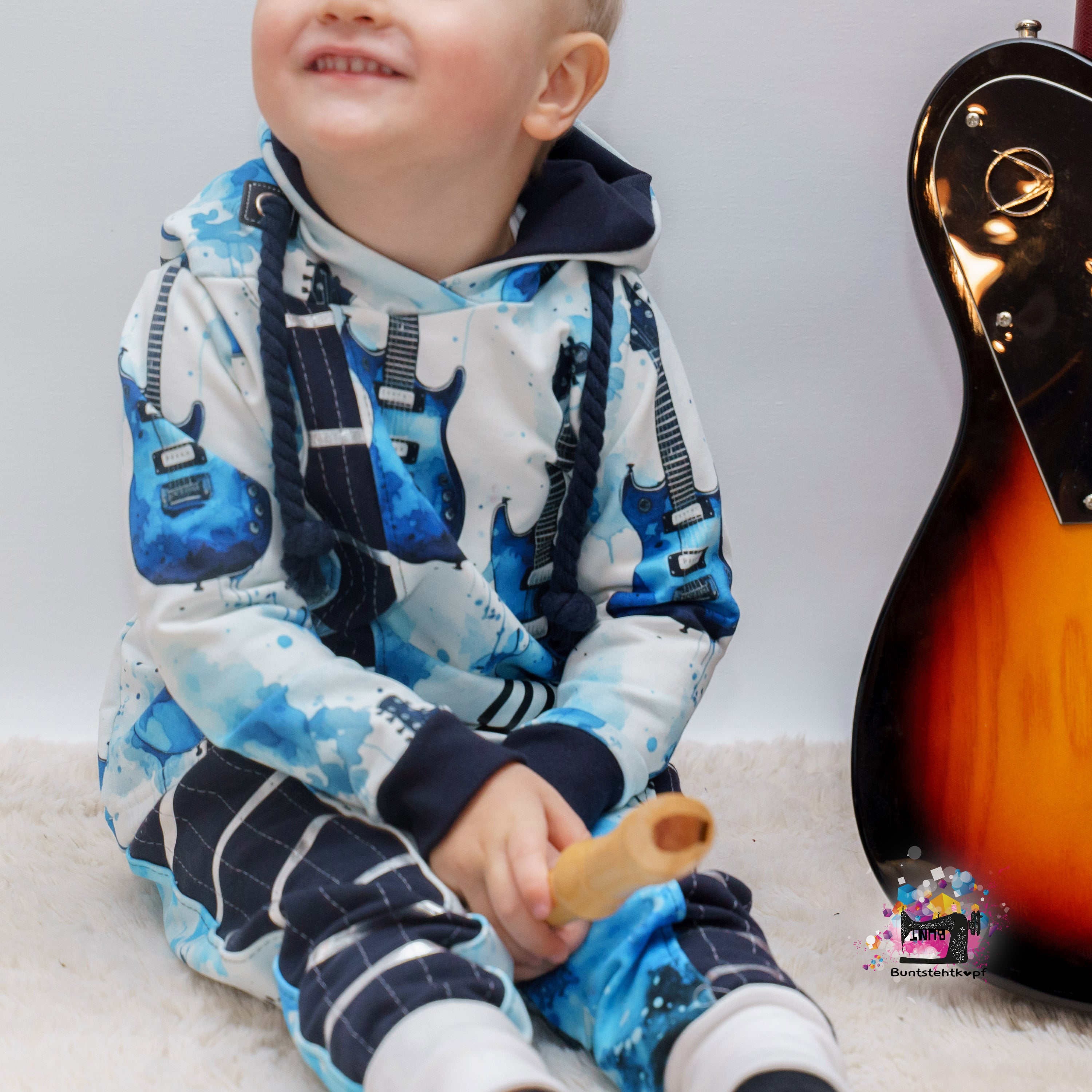 Blaue Gitarre ￼ Dauervorbestellung