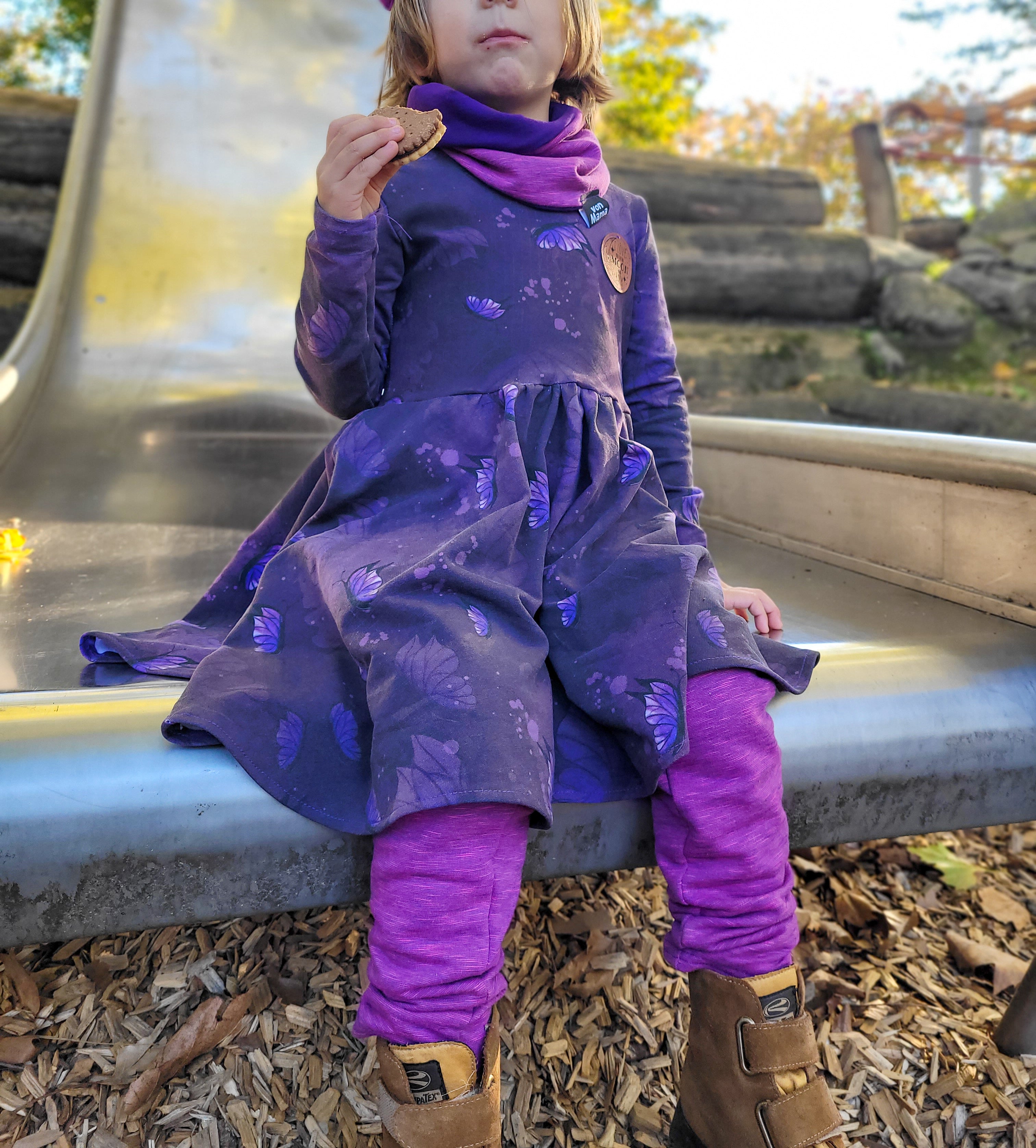 Lila Schmetterling Stoff Eigenproduktion
Dauervorbestellung