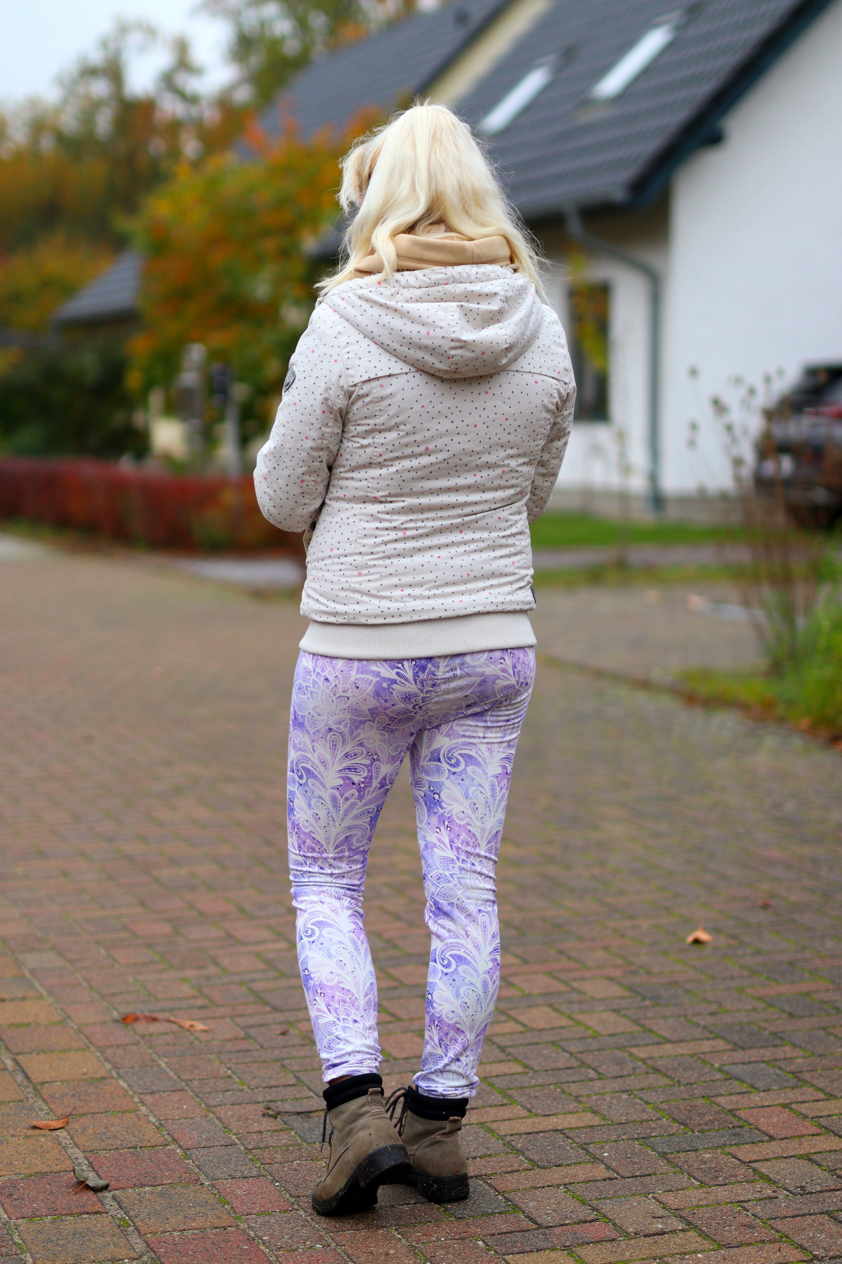 Lila Spitzenoptik Dauervorbestellung