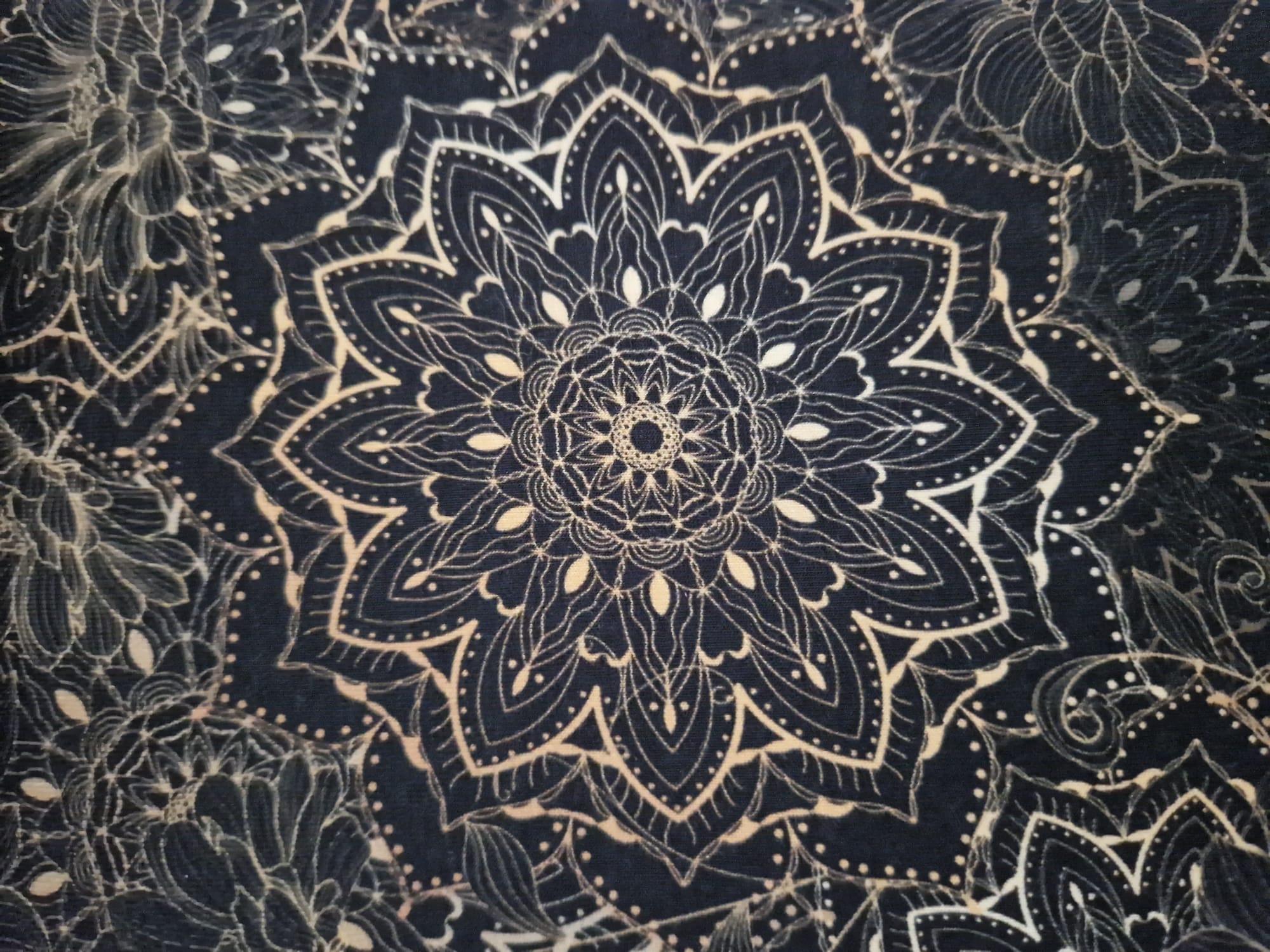 Mandala Gold Neue Vorbestellung